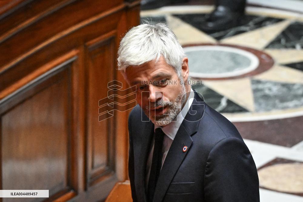 Speeches before a Motion de censure vote at the National Assembly FA