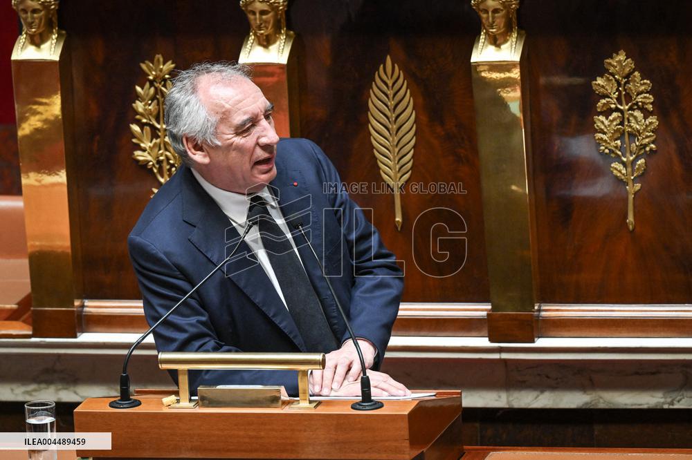 Speeches before a Motion de censure vote at the National Assembly FA
