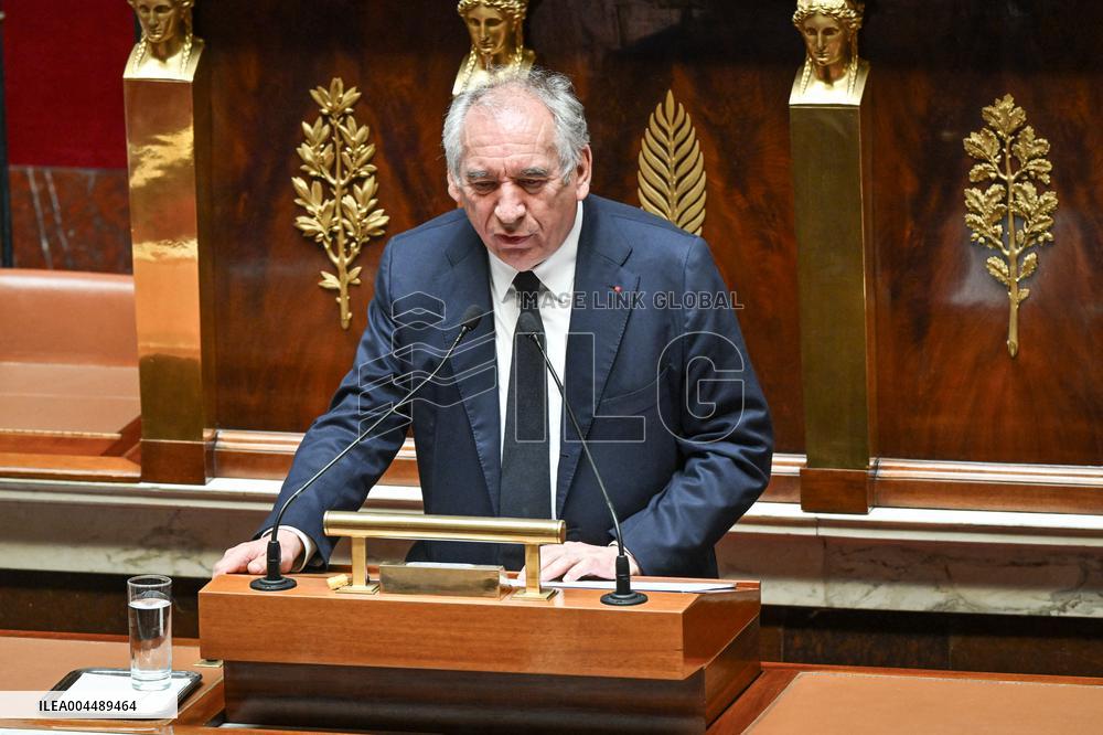 Speeches before a Motion de censure vote at the National Assembly FA