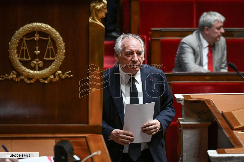 Speeches before a Motion de censure vote at the National Assembly FA
