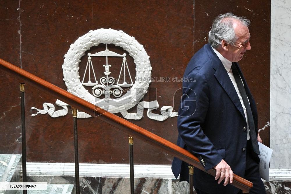 Speeches before a Motion de censure vote at the National Assembly FA