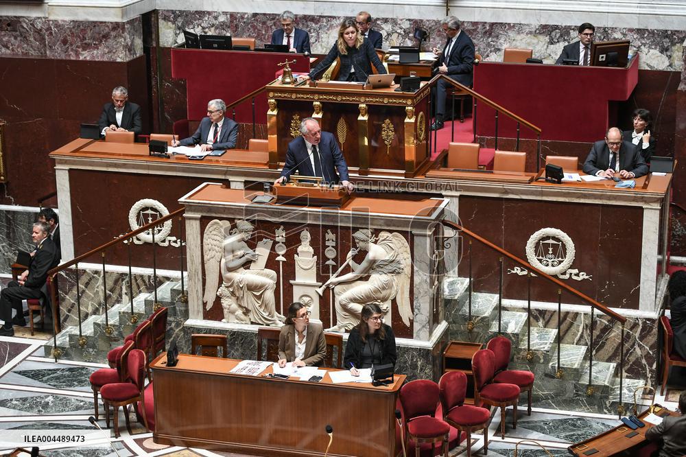 Speeches before a Motion de censure vote at the National Assembly FA