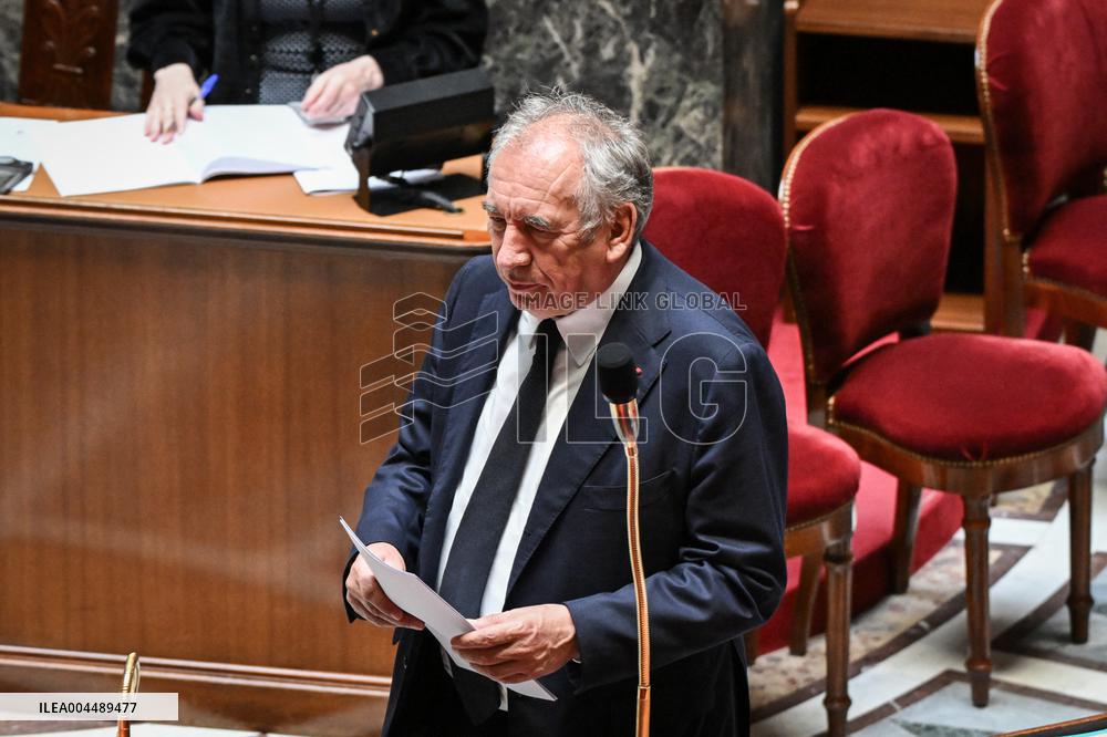 Speeches before a Motion de censure vote at the National Assembly FA