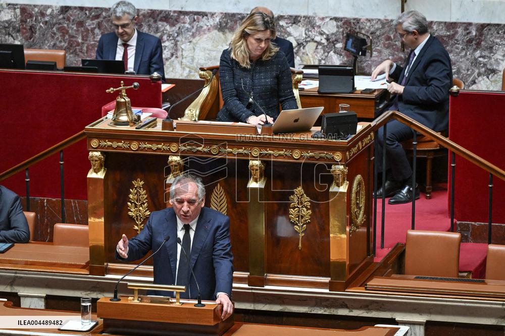 Speeches before a Motion de censure vote at the National Assembly FA