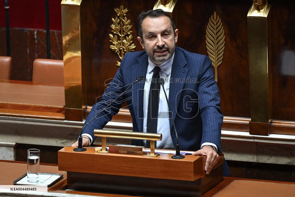 Speeches before a Motion de censure vote at the National Assembly FA