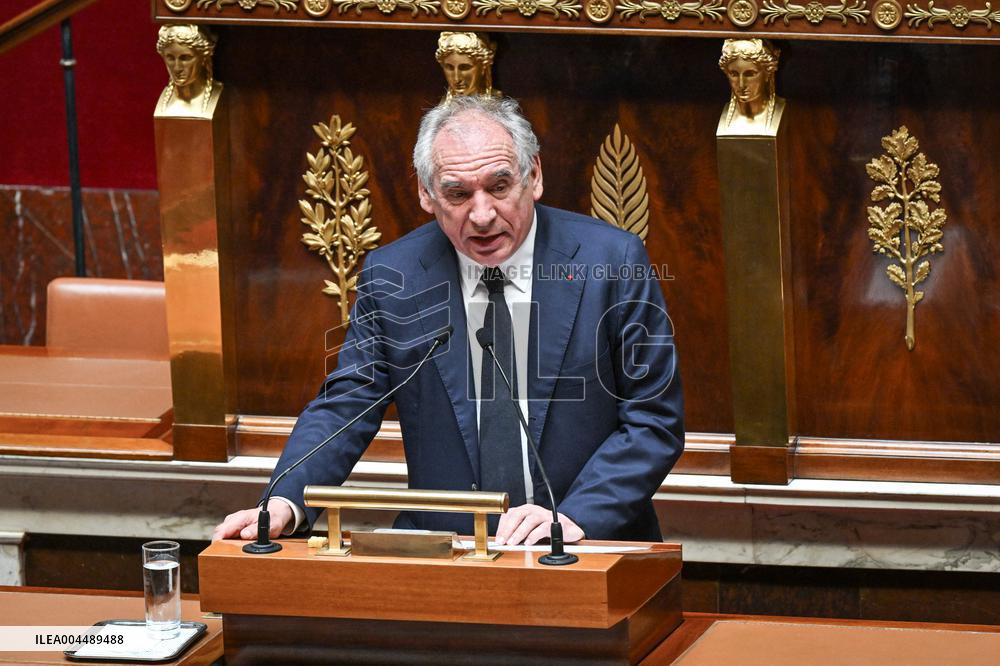 Speeches before a Motion de censure vote at the National Assembly FA