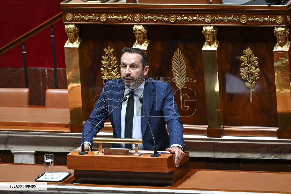 Speeches before a Motion de censure vote at the National Assembly FA