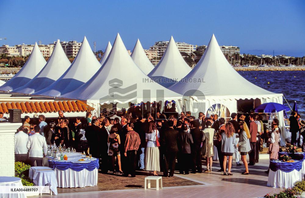 Illustration - Cannes Croisette