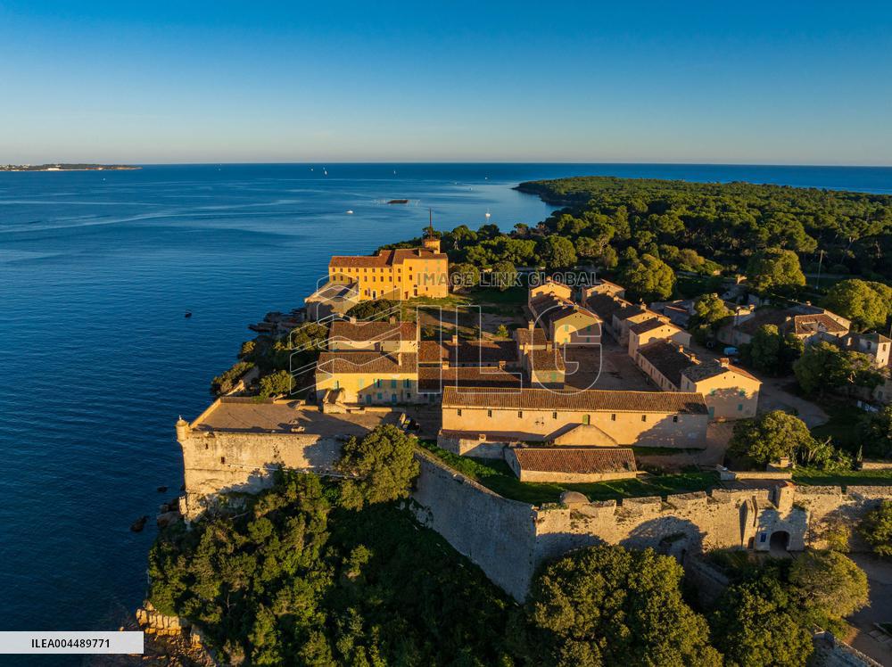 Illustration - Cannes Croisette