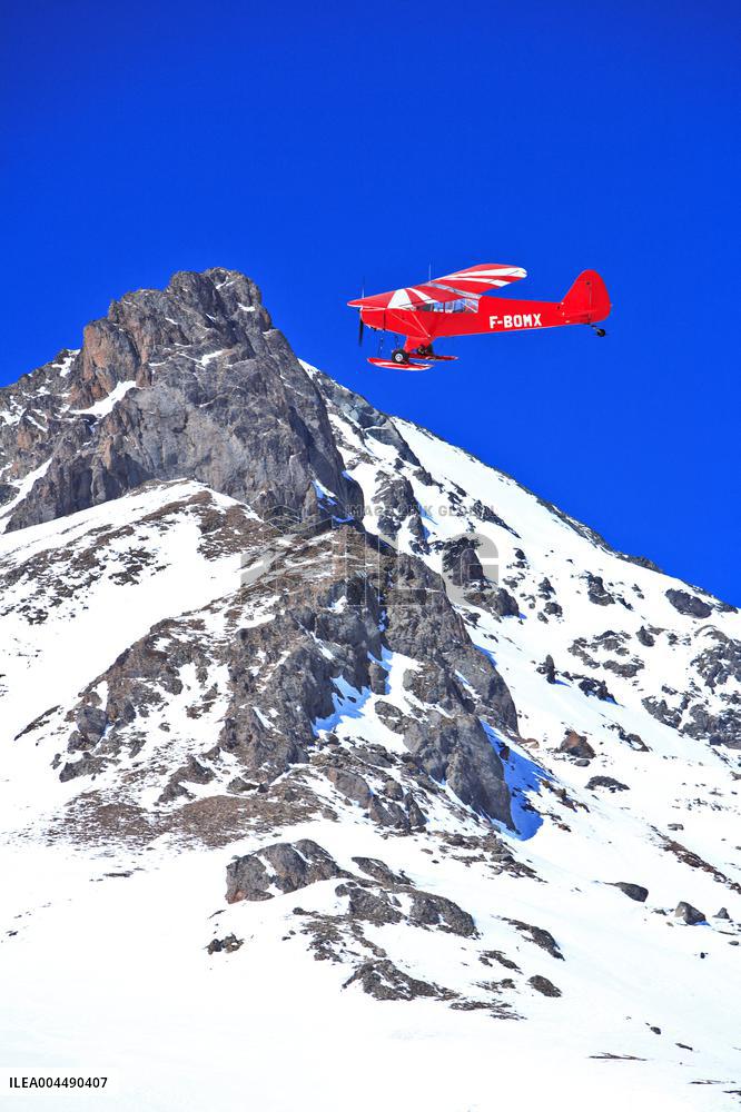 Illustration - Economy