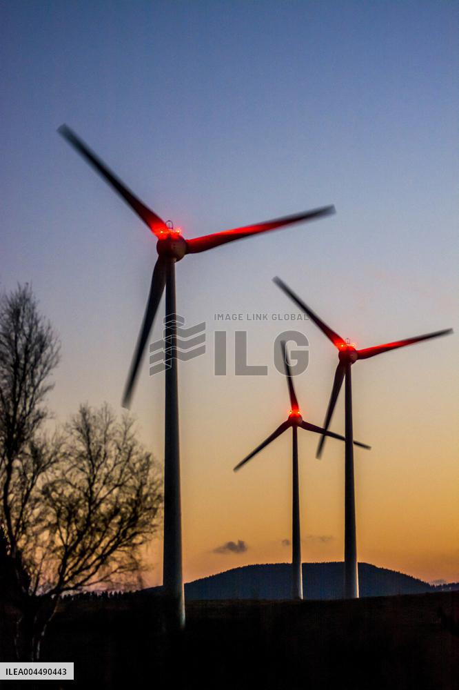 Illustration - Economy