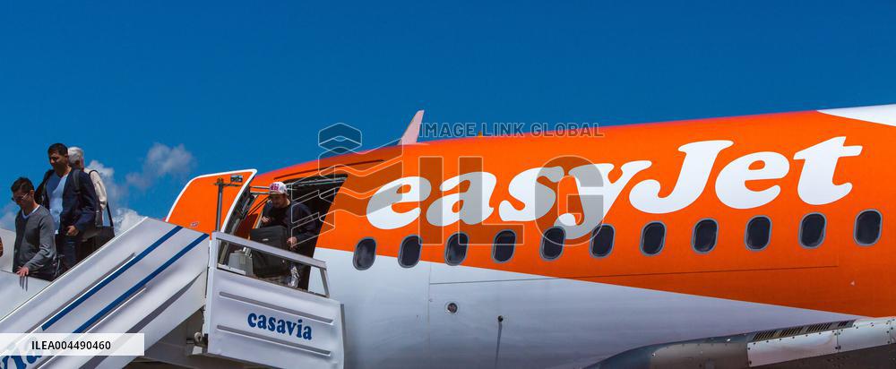 Illustration - Economy