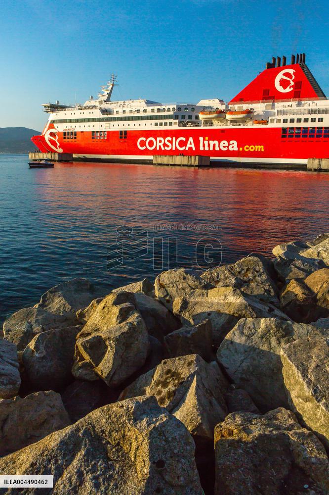 Illustration - Economy