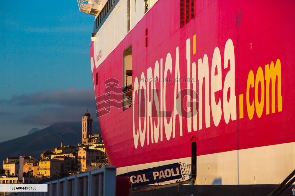 Illustration - Economy