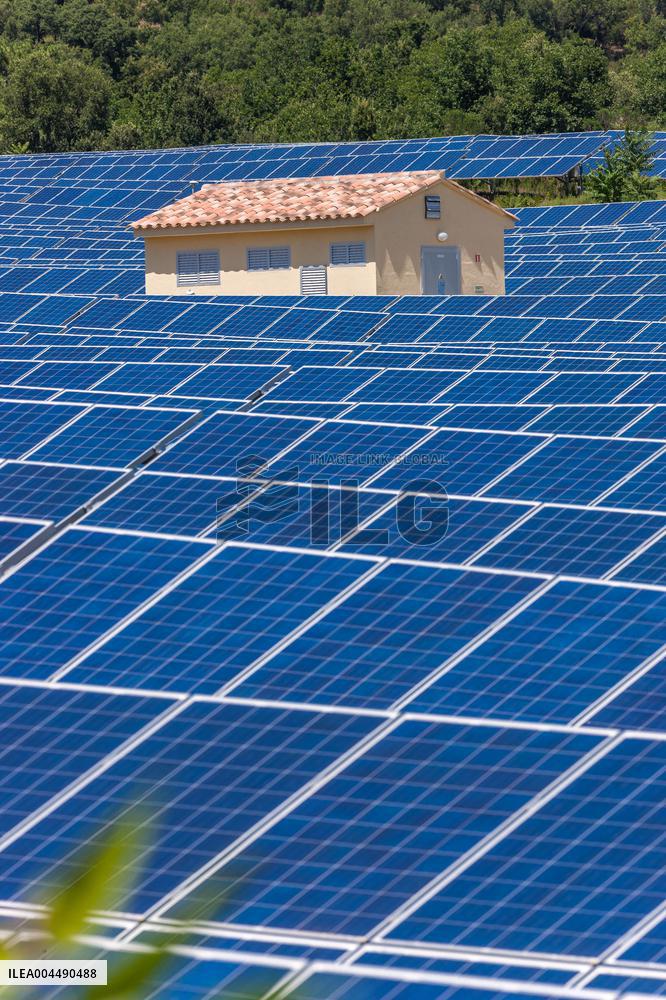 Illustration - Economy