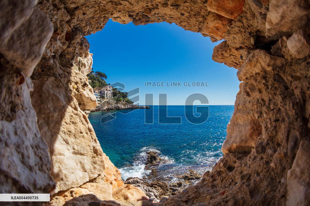 Illustration - French Riviera