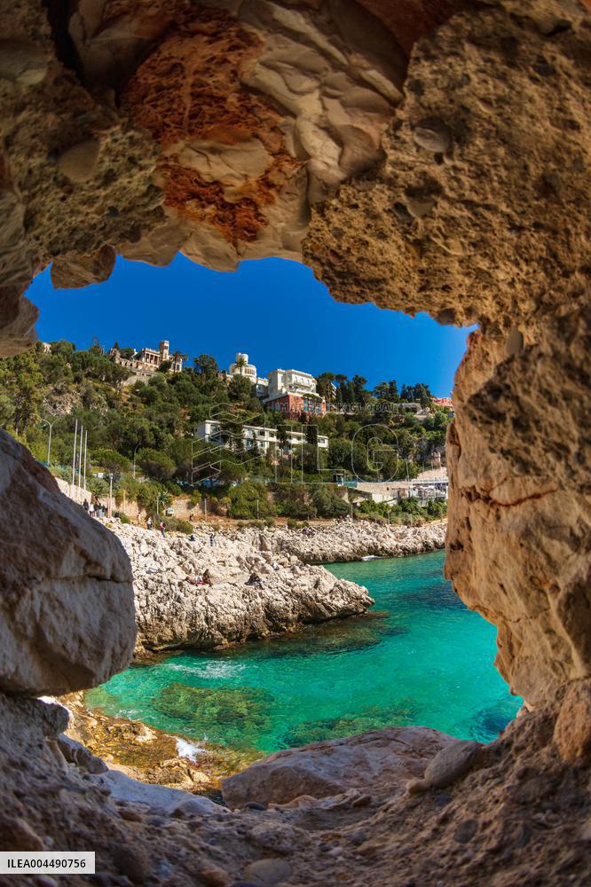 Illustration - French Riviera