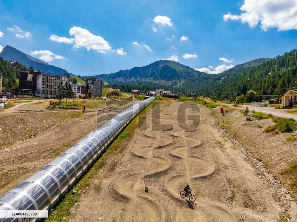 Illustration - French Riviera