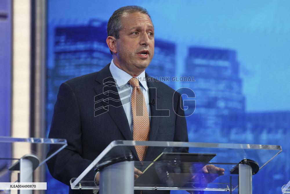 Cuomo, Blake Clash in Heated NYC Mayoral Primary Debate