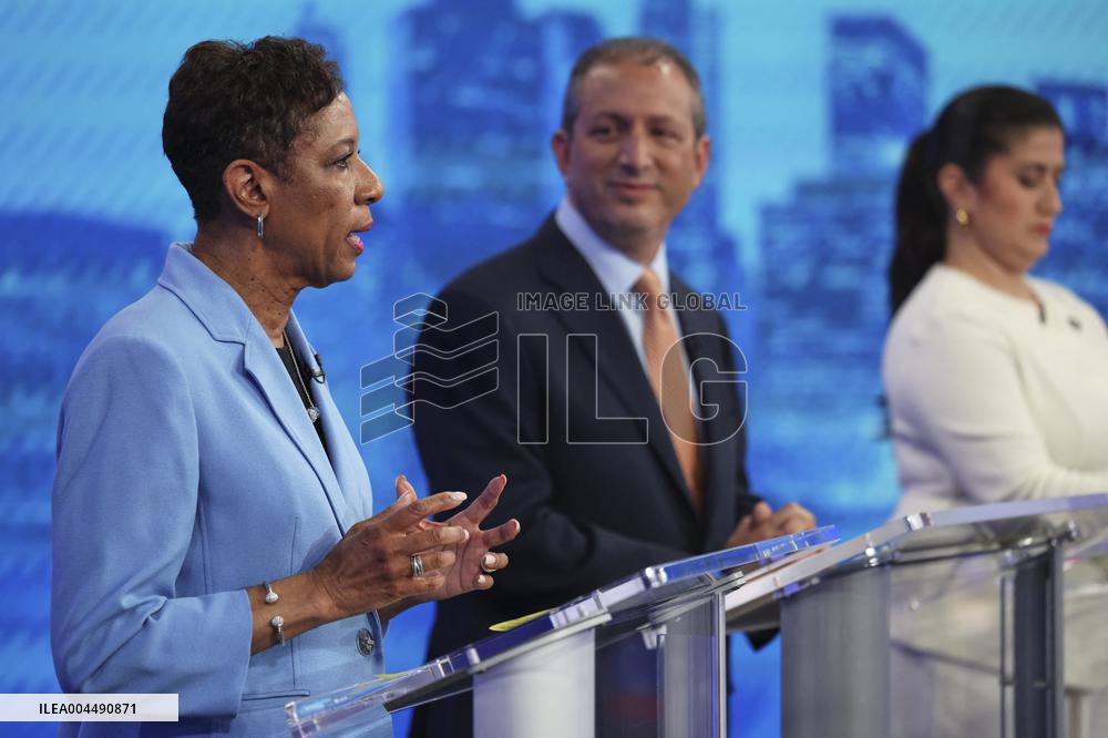 Cuomo, Blake Clash in Heated NYC Mayoral Primary Debate