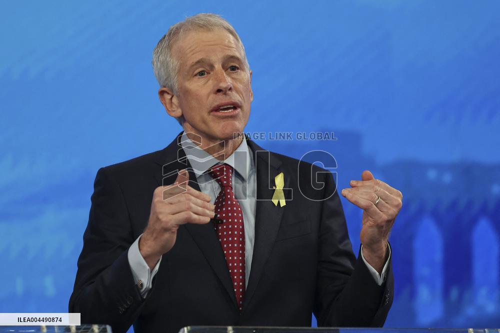 Cuomo, Blake Clash in Heated NYC Mayoral Primary Debate