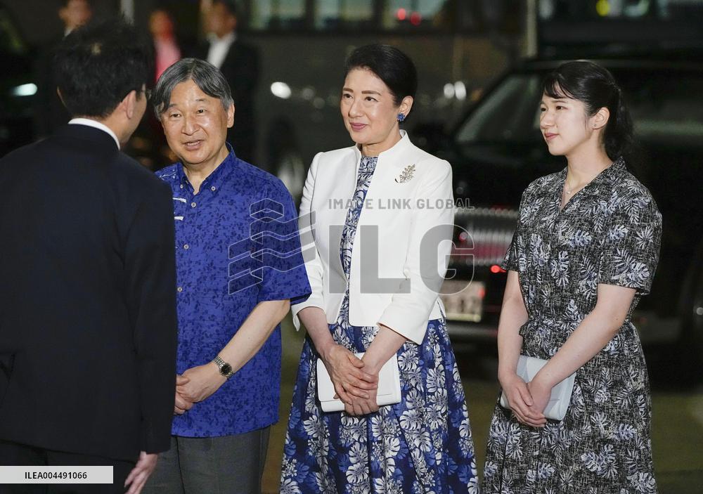 Imperial family returns home from Okinawa
