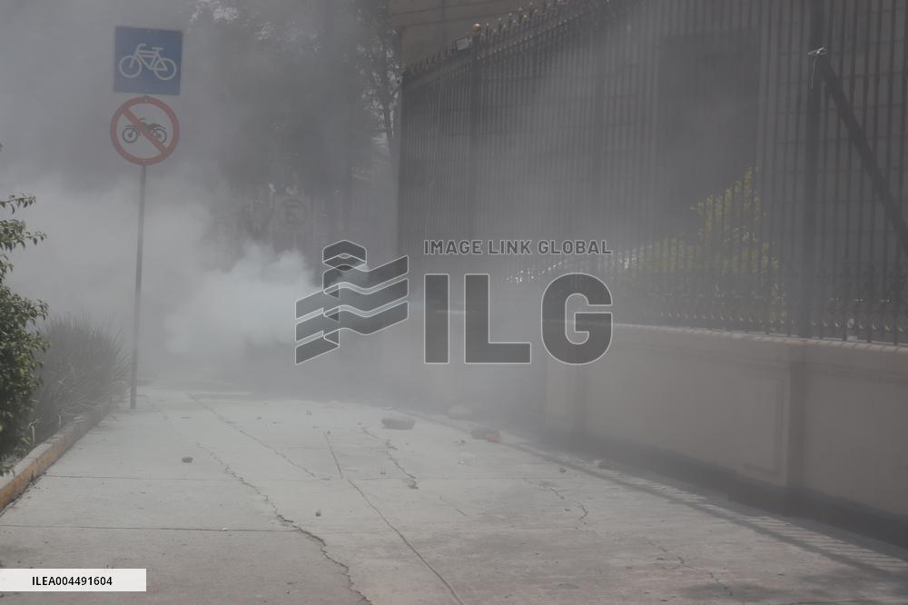 CNTE Teachers Unrest to Demand 100% Salary Increase - Mexico City