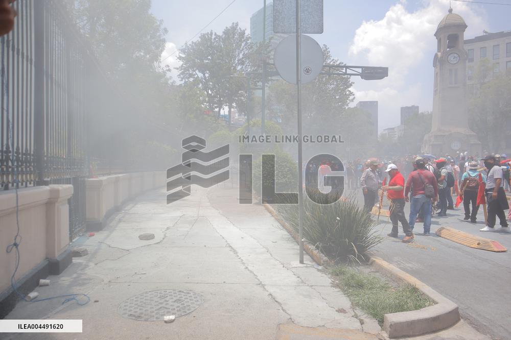 CNTE Teachers Unrest to Demand 100% Salary Increase - Mexico City