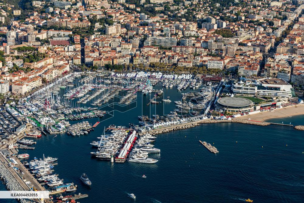 Illustration - Aerial View of France