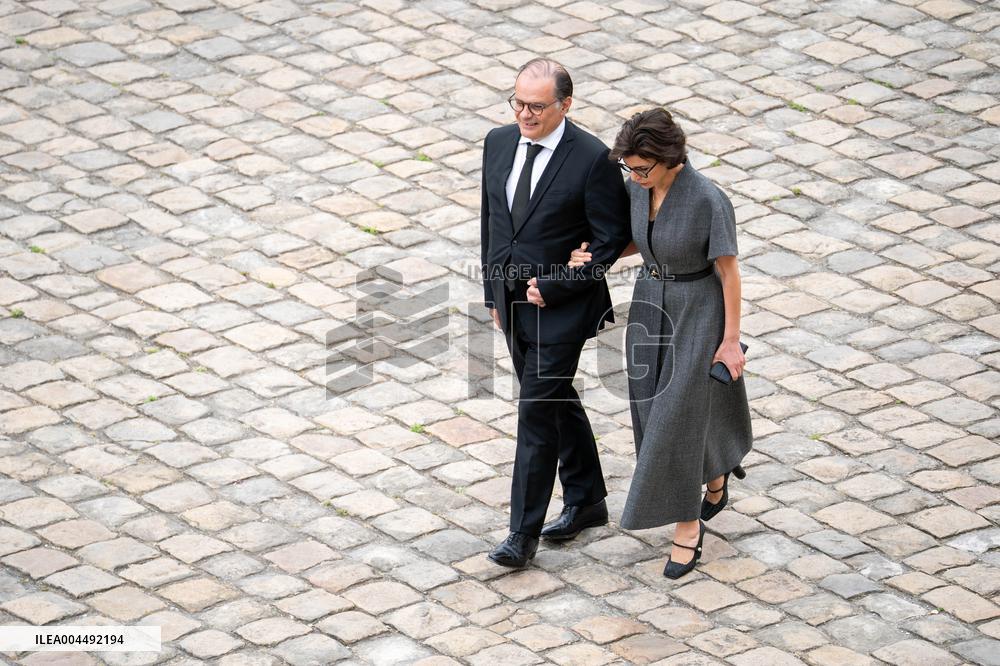 Emmanuel Macron welcomes Lula Da Silva to Les Invalides - Paris AJ