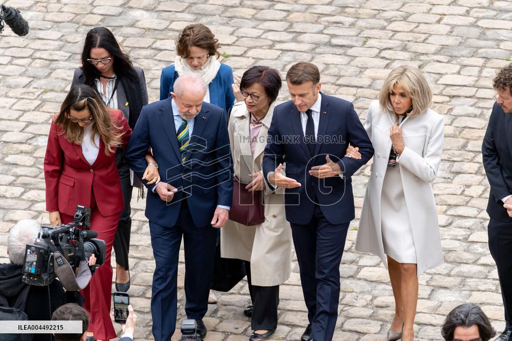 Emmanuel Macron welcomes Lula Da Silva to Les Invalides - Paris AJ