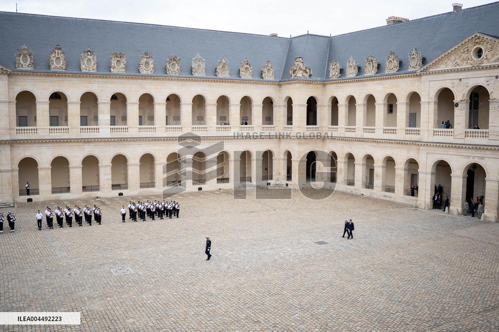 Emmanuel Macron welcomes Lula Da Silva to Les Invalides - Paris AJ