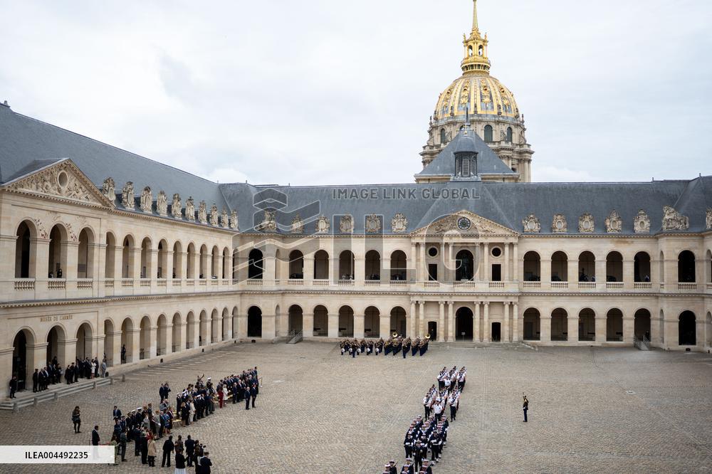 Emmanuel Macron welcomes Lula Da Silva to Les Invalides - Paris AJ