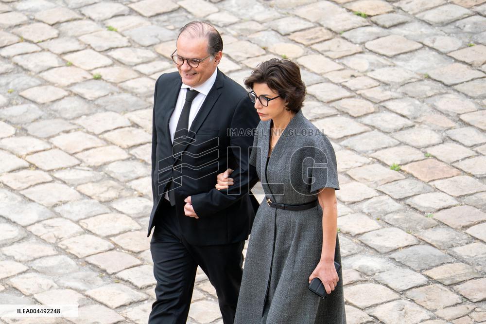 Emmanuel Macron welcomes Lula Da Silva to Les Invalides - Paris AJ