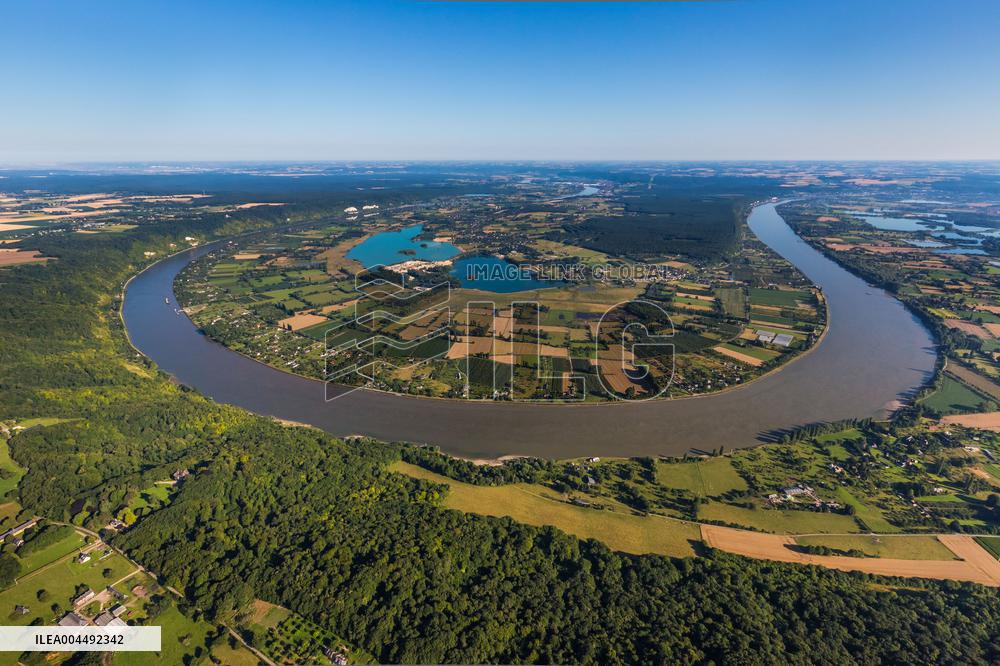 Illustration - Aerial View of France