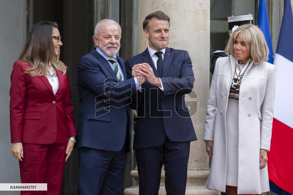 Emmanuel and Brigitte Macron Welcomes Lula and Rosangela at Elysee Palace