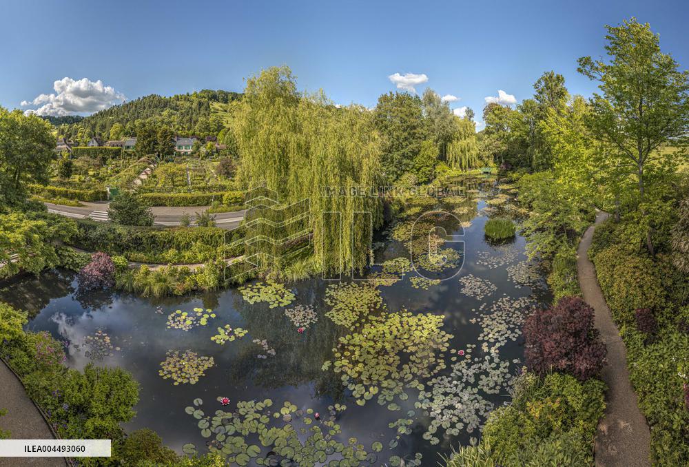 Illustration - Aerial View of France