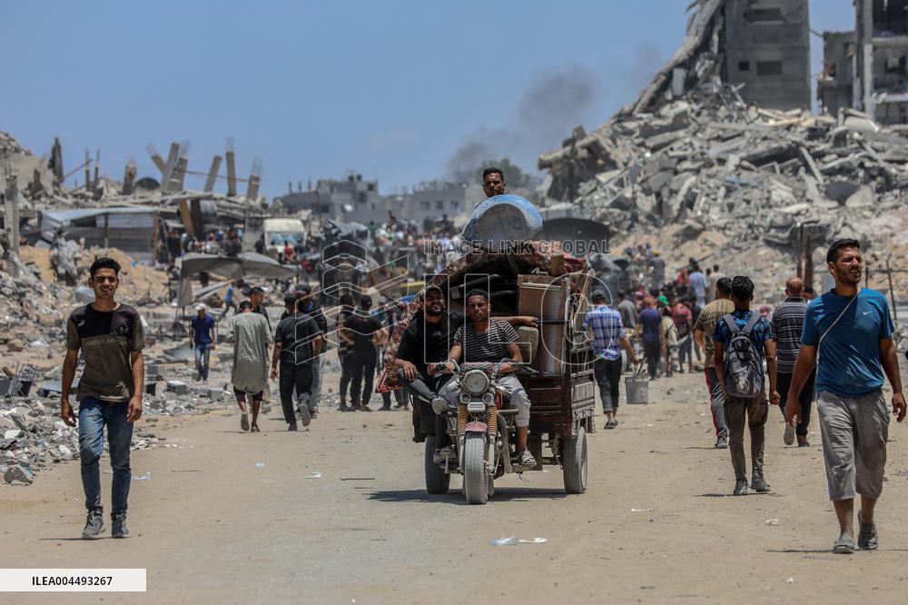 Palestinians Return Home - Gaza