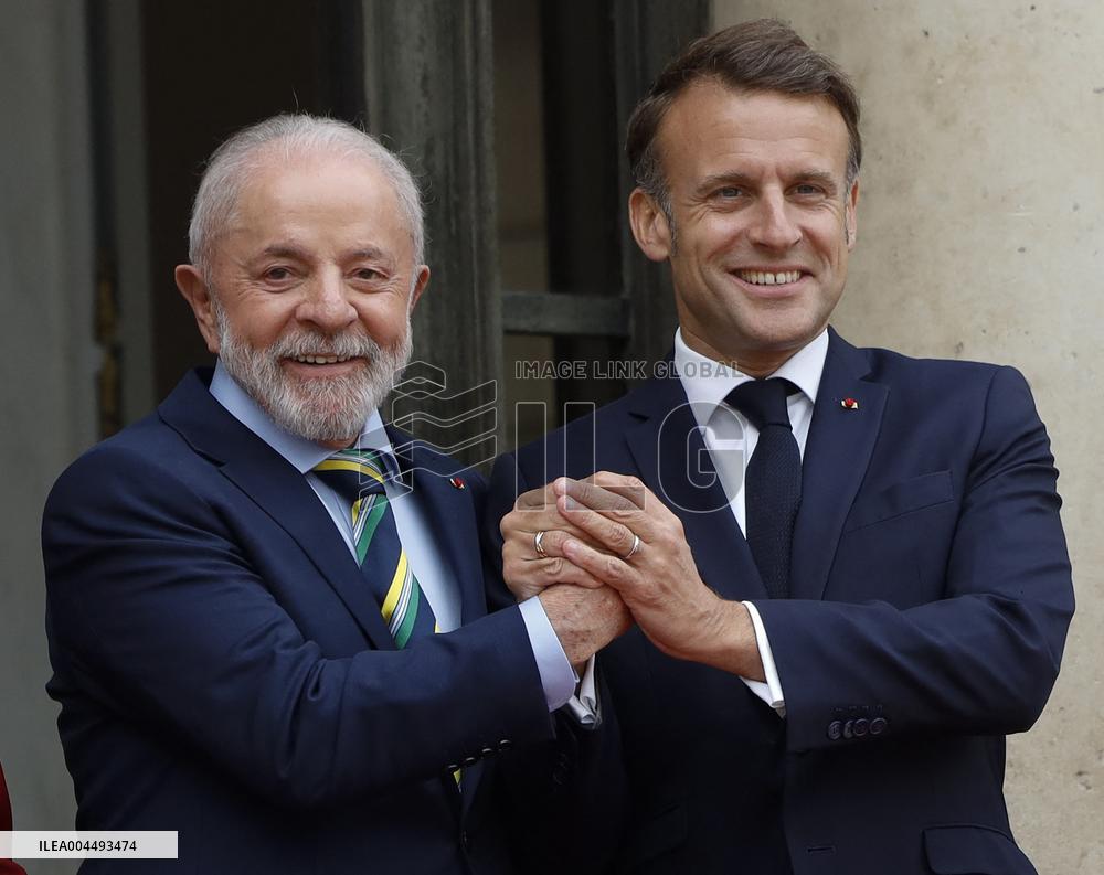 Macron Welcomes Lula At Elysse - Paris