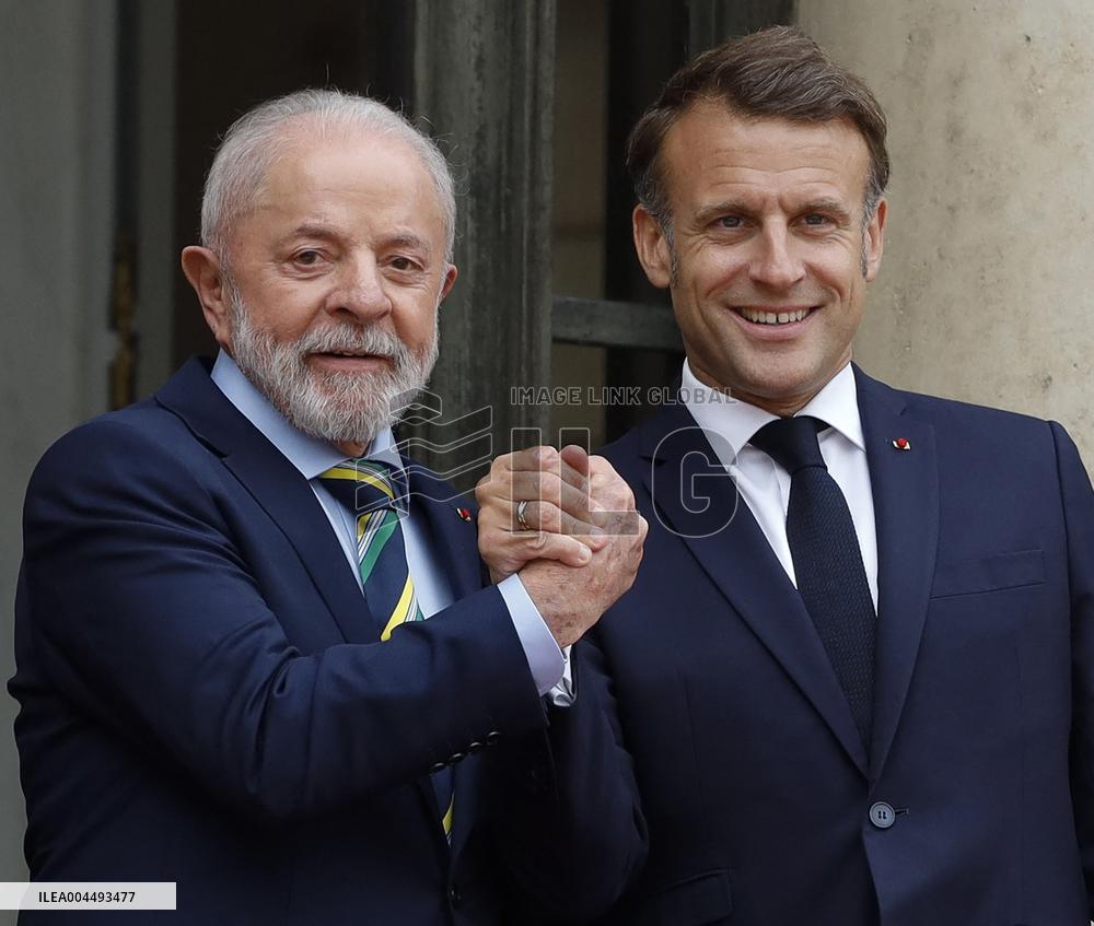Macron Welcomes Lula At Elysse - Paris