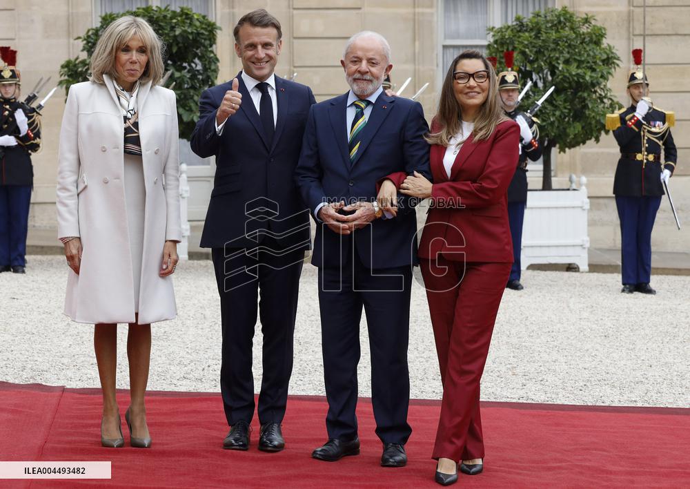 Macron Welcomes Lula At Elysse - Paris