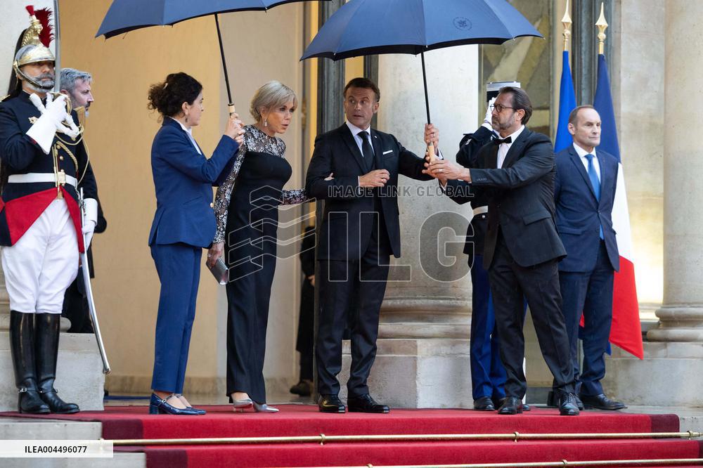 Emmanuel Macron welcomes Luiz Inacio Lula da Silva for a State diner at the Elysee - Paris