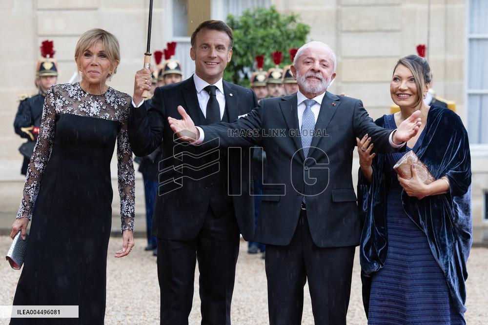 Emmanuel Macron welcomes Luiz Inacio Lula da Silva for a State diner at the Elysee - Paris