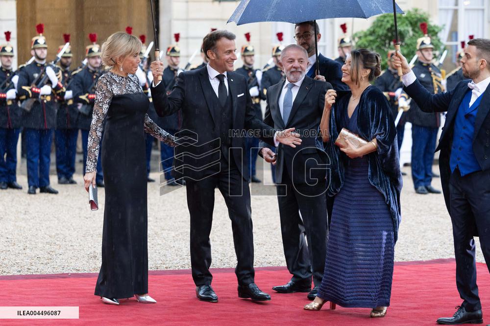 Emmanuel Macron welcomes Luiz Inacio Lula da Silva for a State diner at the Elysee - Paris