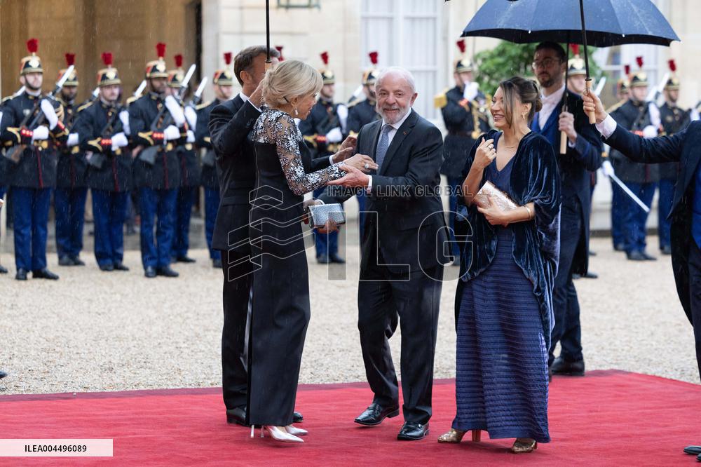 Emmanuel Macron welcomes Luiz Inacio Lula da Silva for a State diner at the Elysee - Paris