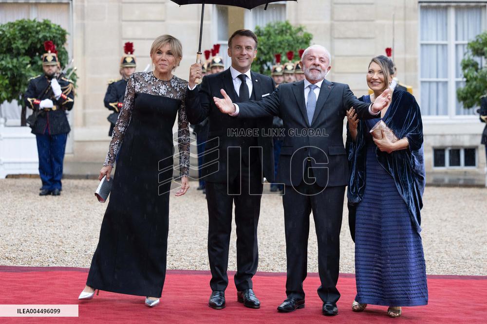 Emmanuel Macron welcomes Luiz Inacio Lula da Silva for a State diner at the Elysee - Paris