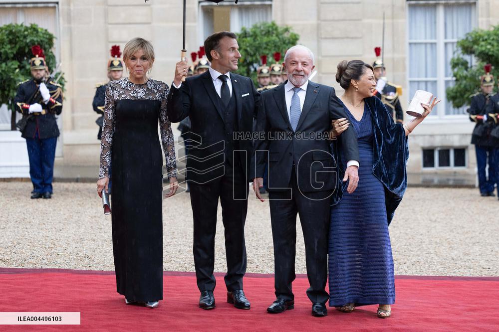 Emmanuel Macron welcomes Luiz Inacio Lula da Silva for a State diner at the Elysee - Paris