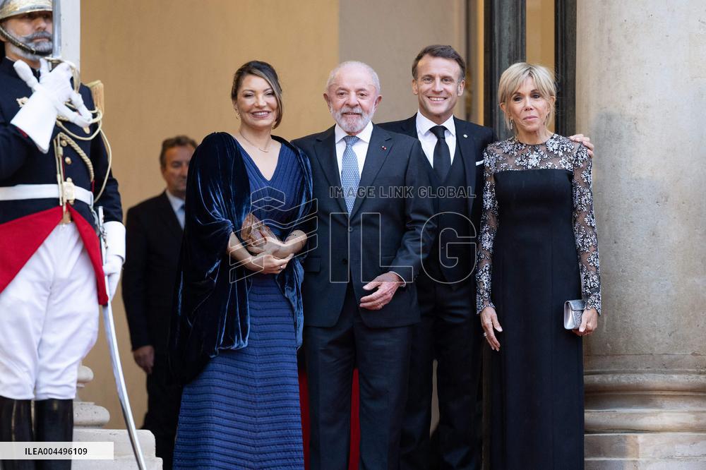 Emmanuel Macron welcomes Luiz Inacio Lula da Silva for a State diner at the Elysee - Paris