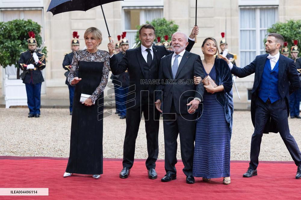 Emmanuel Macron welcomes Luiz Inacio Lula da Silva for a State diner at the Elysee - Paris