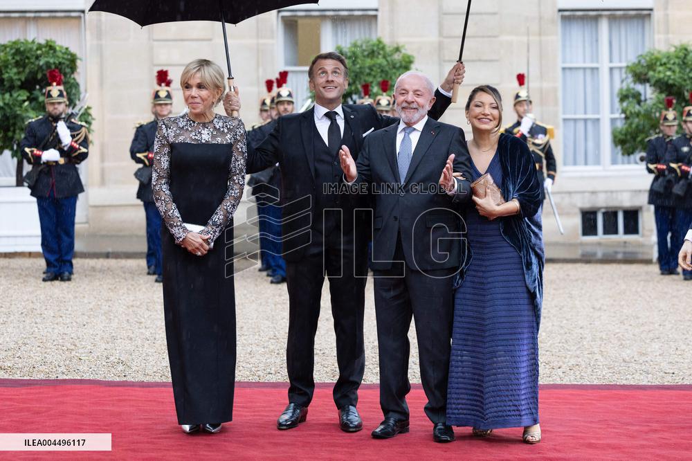 Emmanuel Macron welcomes Luiz Inacio Lula da Silva for a State diner at the Elysee - Paris